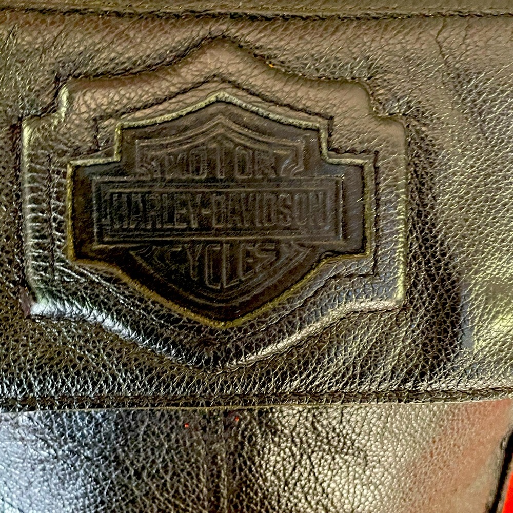 Harley Davidson Leather Backpack! Like new! Inside pocket with zipper.